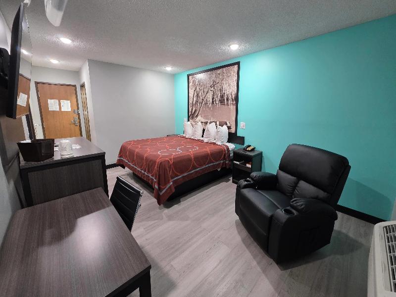 Super 8 by Wyndham Emporia image