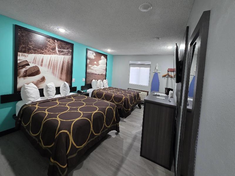 Super 8 by Wyndham Emporia image