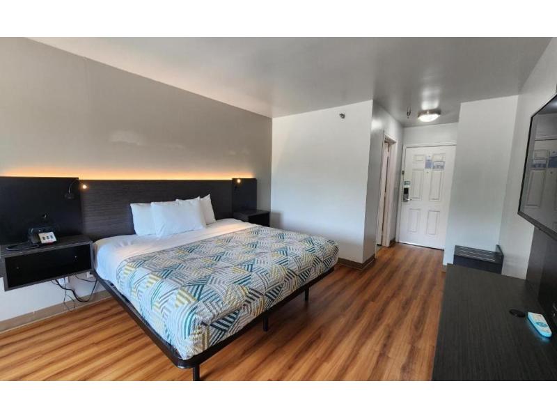 Motel 6-Ennis, TX GA image