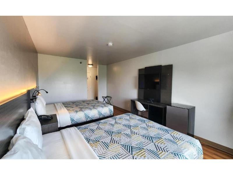 Motel 6-Ennis, TX GA image