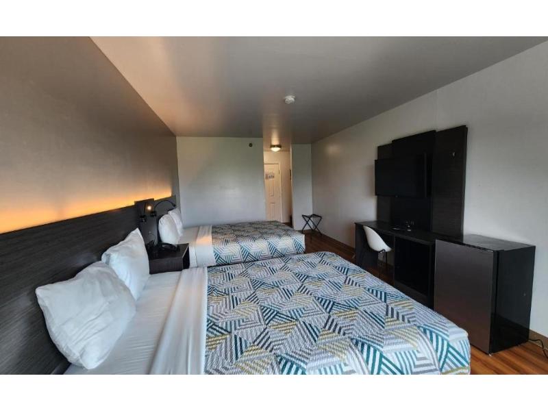 Motel 6-Ennis, TX GA image