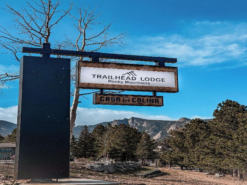 Trailhead Lodge Rocky Mountains