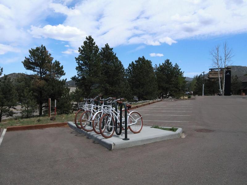 Trailhead Lodge Rocky Mountains
