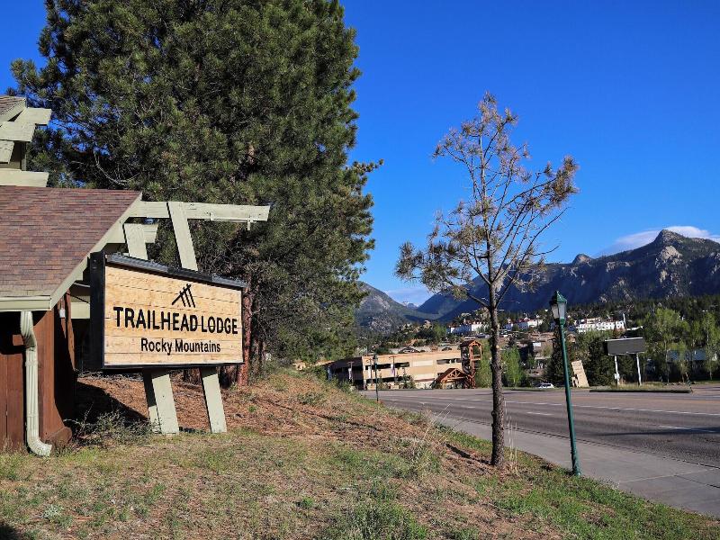 Trailhead Lodge Rocky Mountains