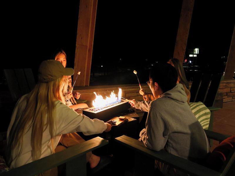 Trailhead Lodge Rocky Mountains