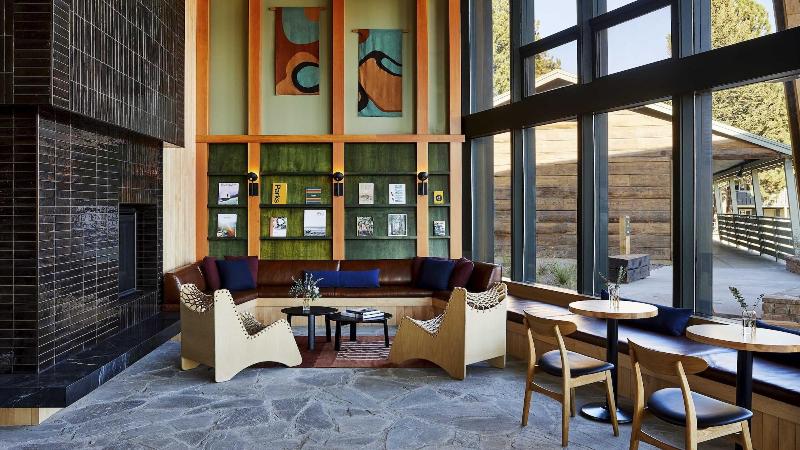 Trailhead Lodge Rocky Mountains