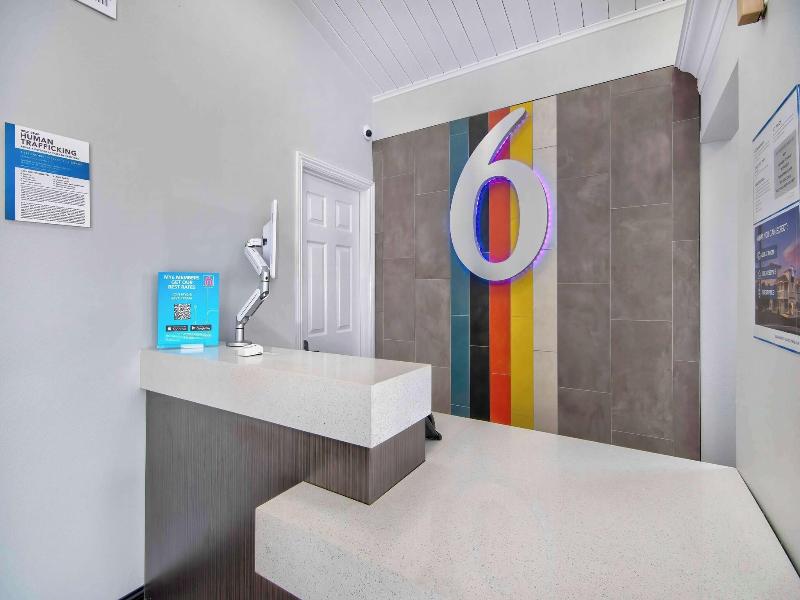Americas Best Value Inn & Suites Eureka