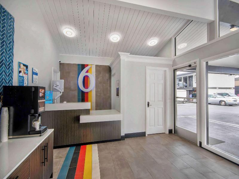 Americas Best Value Inn & Suites Eureka