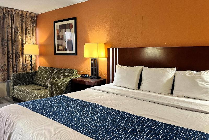 Travelodge by Wyndham Seymour image