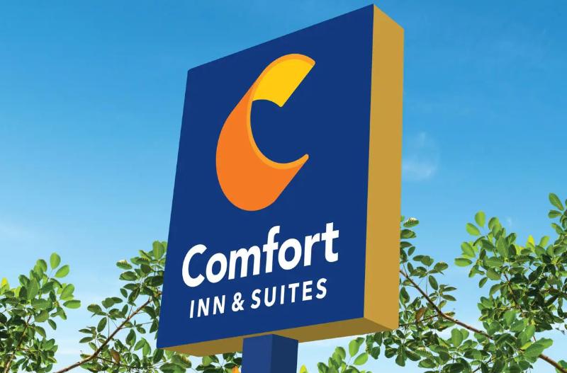 Comfort Inn & Suites Munising-Lakefront image