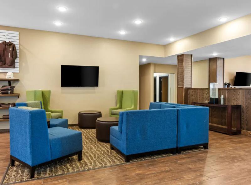 Comfort Inn & Suites Munising-Lakefront image