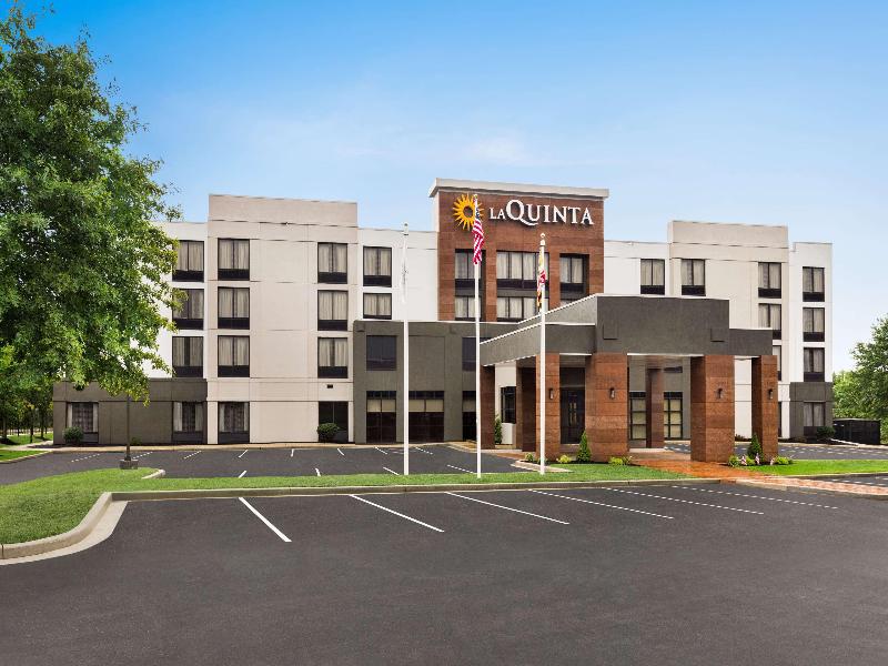 La Quinta Inn & Suites Newark - Elkton image