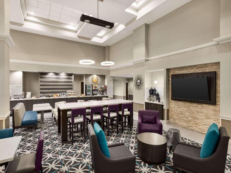 La Quinta Inn & Suites Newark - Elkton image