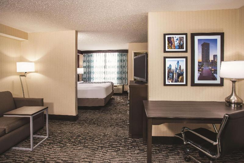 La Quinta Inn & Suites Newark - Elkton image