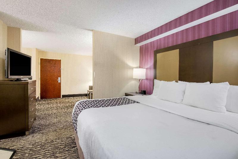 La Quinta Inn & Suites Newark - Elkton image