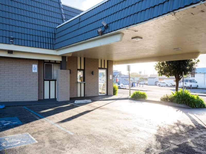 Super 8 by Wyndham Eureka image