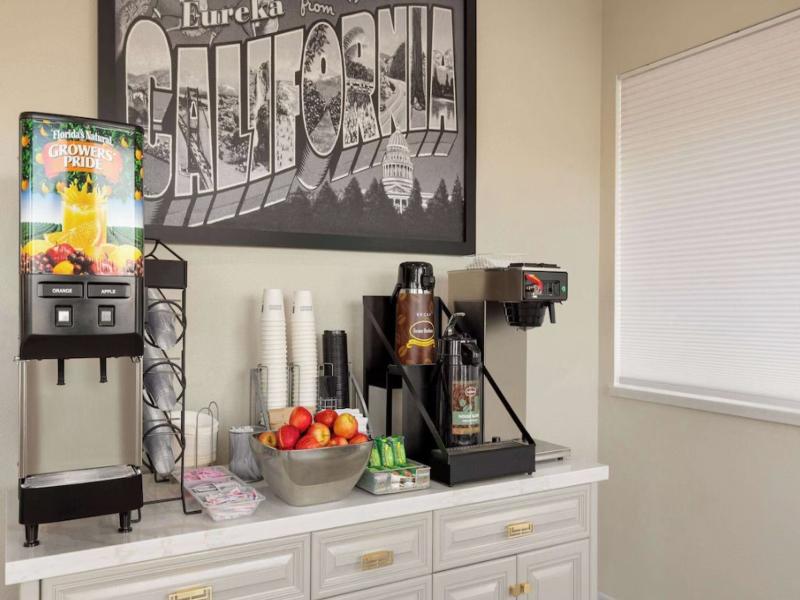 Super 8 by Wyndham Eureka image