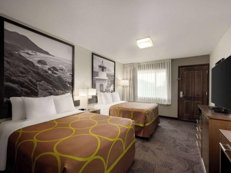 Super 8 by Wyndham Eureka image