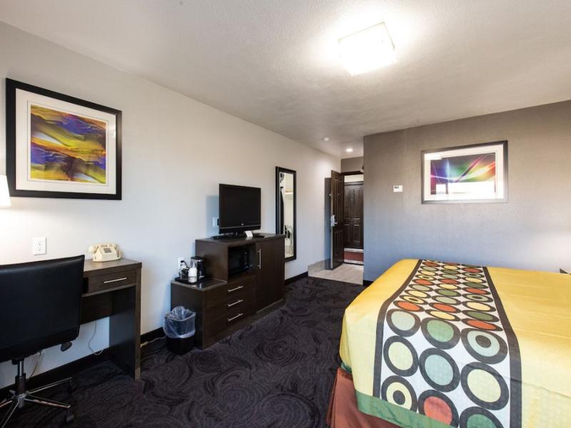 Super 8 by Wyndham Eureka image