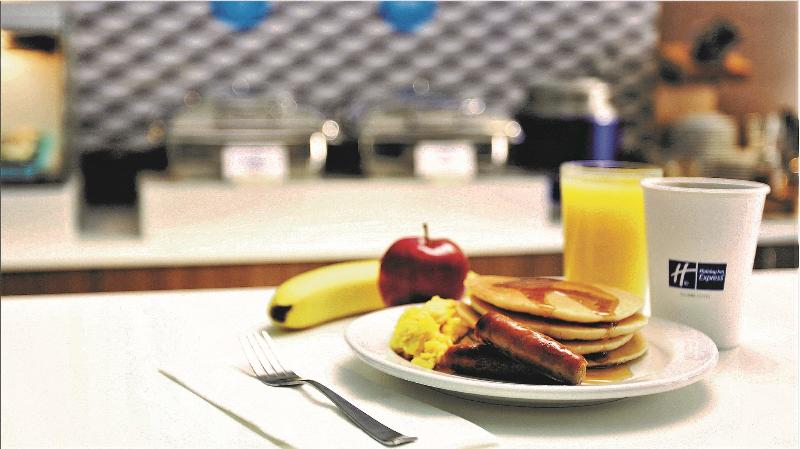 Holiday Inn Express & Suites Douglas image