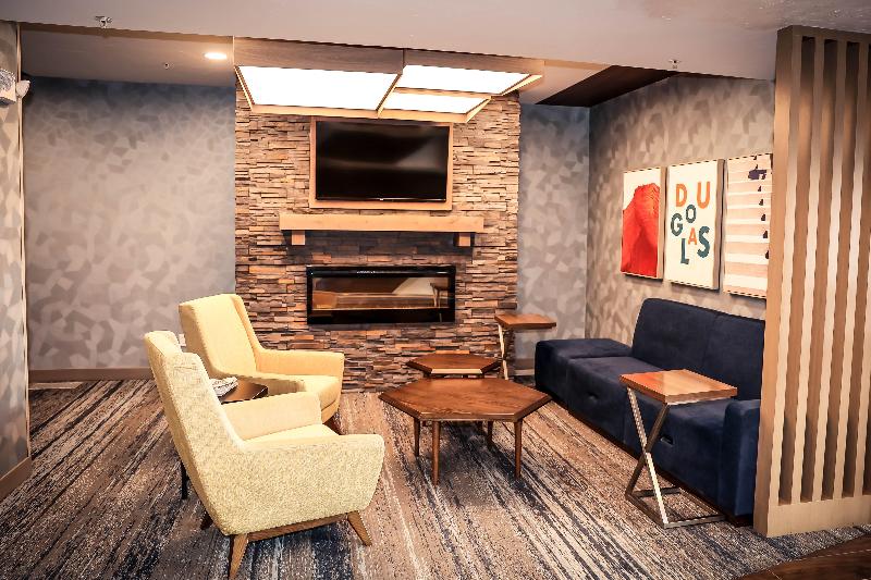 Holiday Inn Express & Suites Douglas image