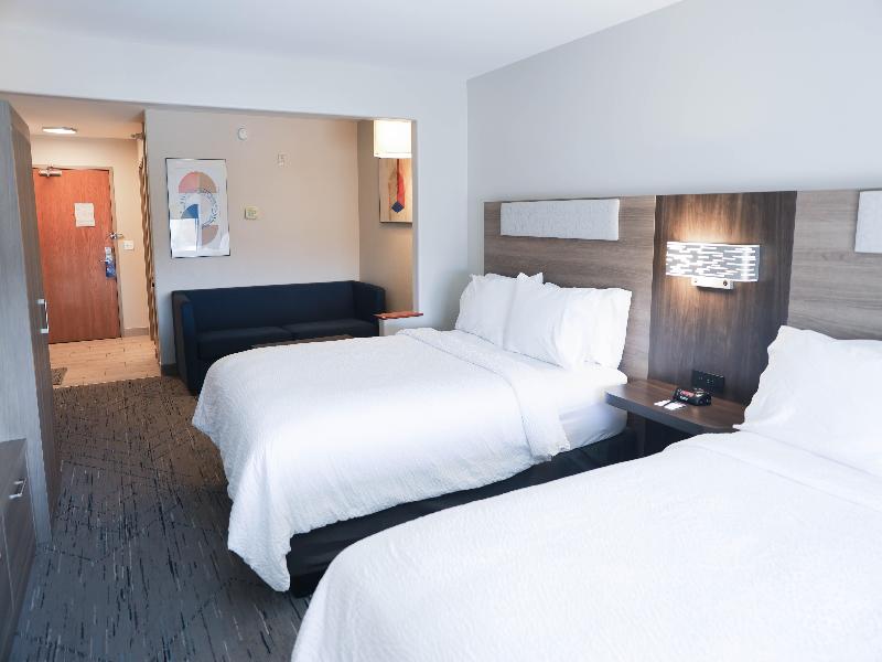 Holiday Inn Express & Suites Douglas image