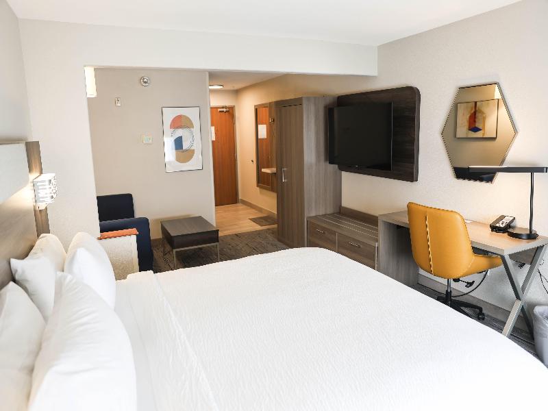 Holiday Inn Express & Suites Douglas image