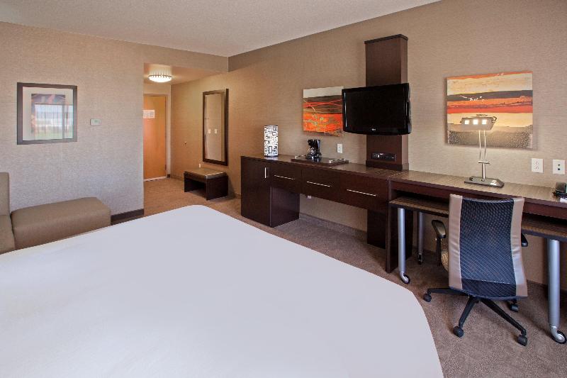 Holiday Inn Express & Suites Columbus Edinburgh photo 21