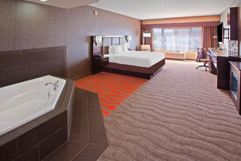 Holiday Inn Express & Suites Columbus Edinburgh image