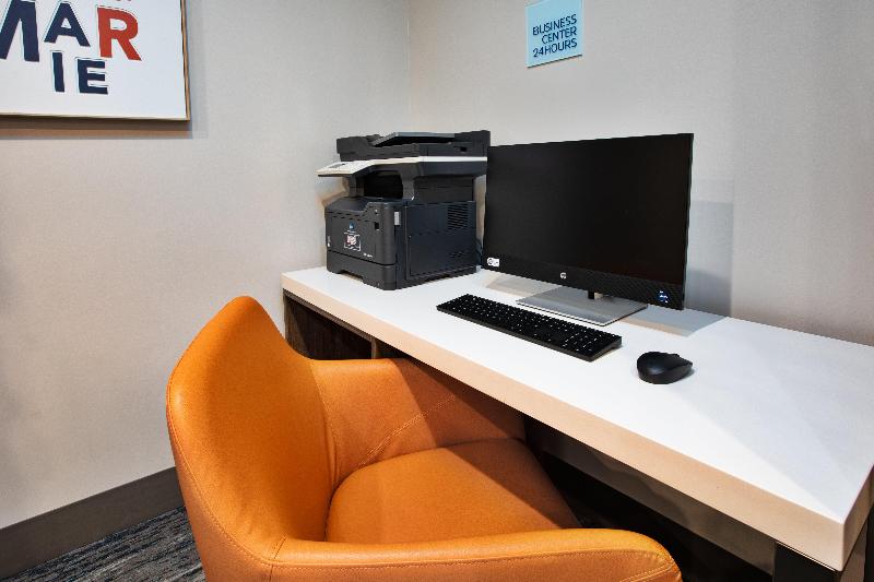 Holiday Inn Express Sault Ste. Marie image