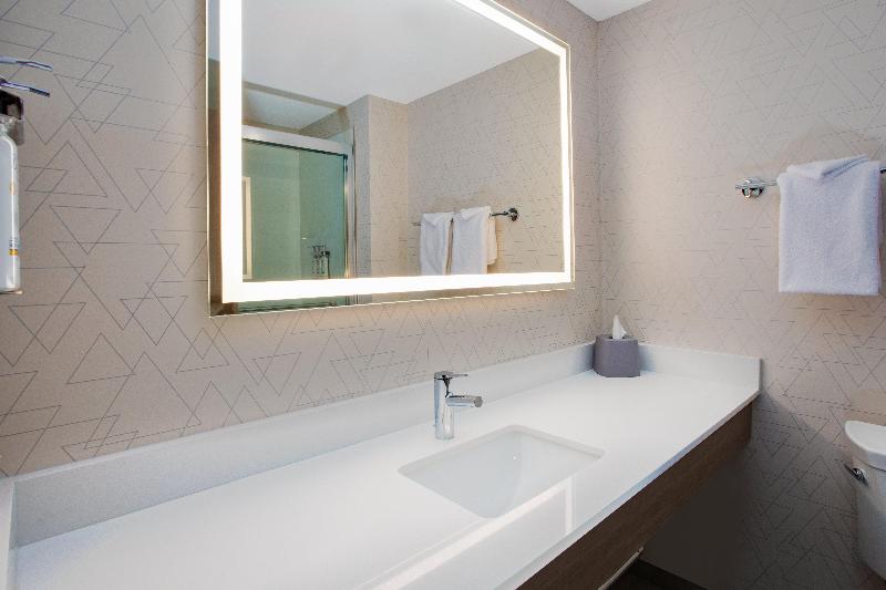 Holiday Inn Express Sault Ste. Marie image