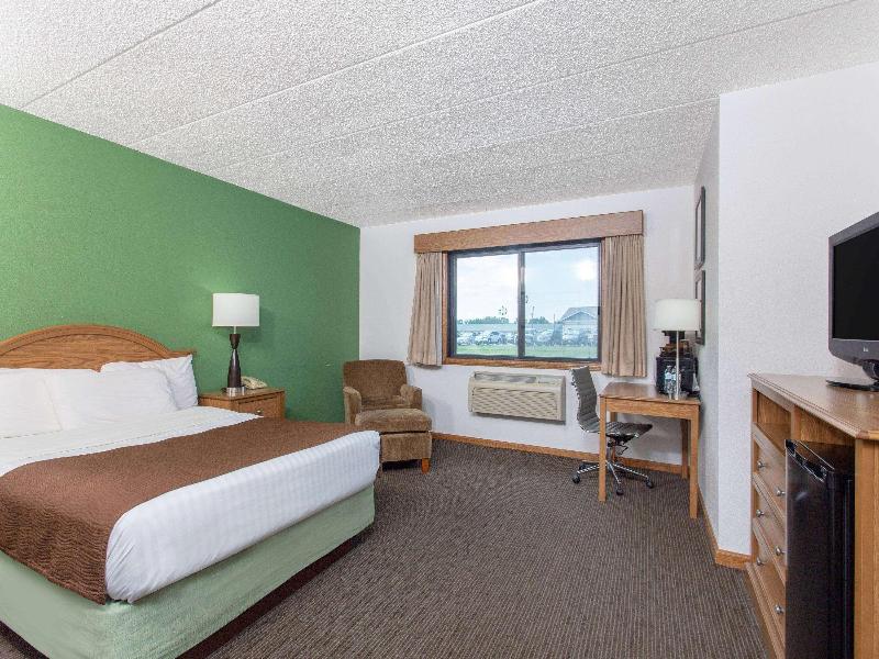 AmericInn by Wyndham Eau Claire image