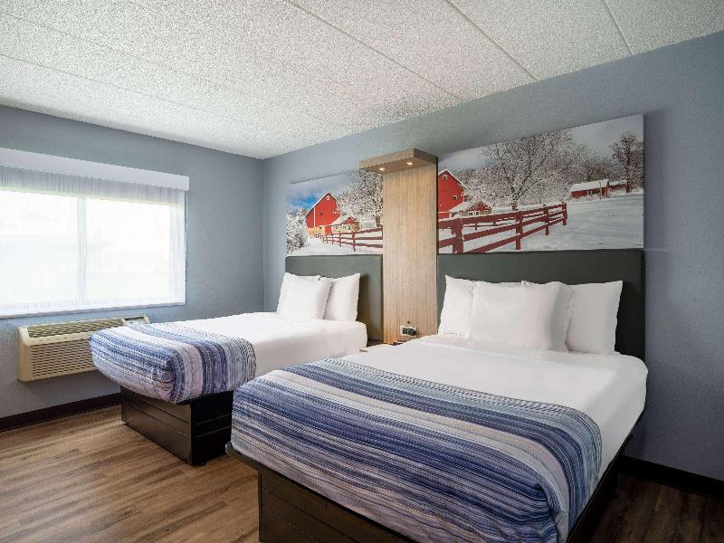 AmericInn by Wyndham Eau Claire image