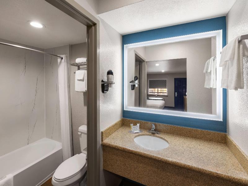 Days Inn by Wyndham El Paso West image