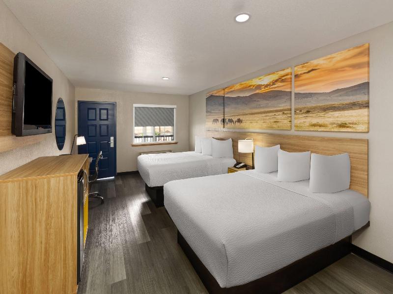 Days Inn by Wyndham El Paso West image