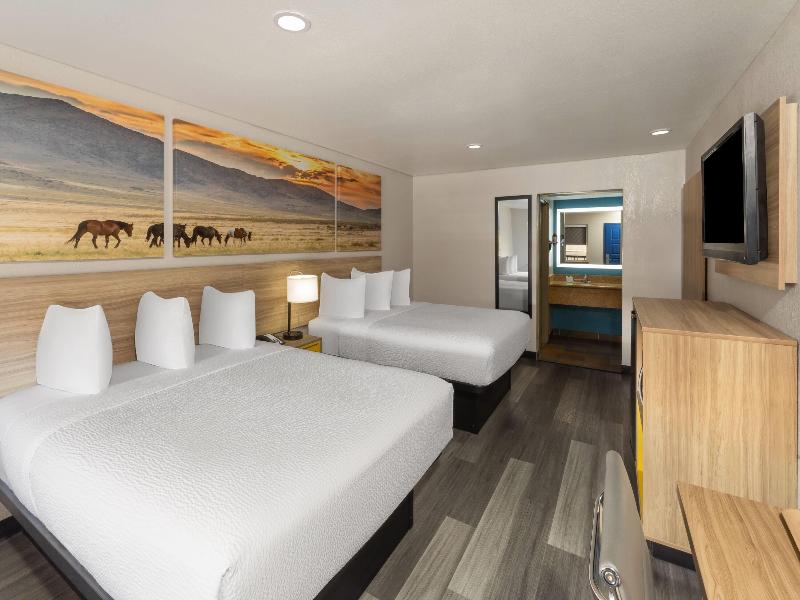 Days Inn by Wyndham El Paso West image