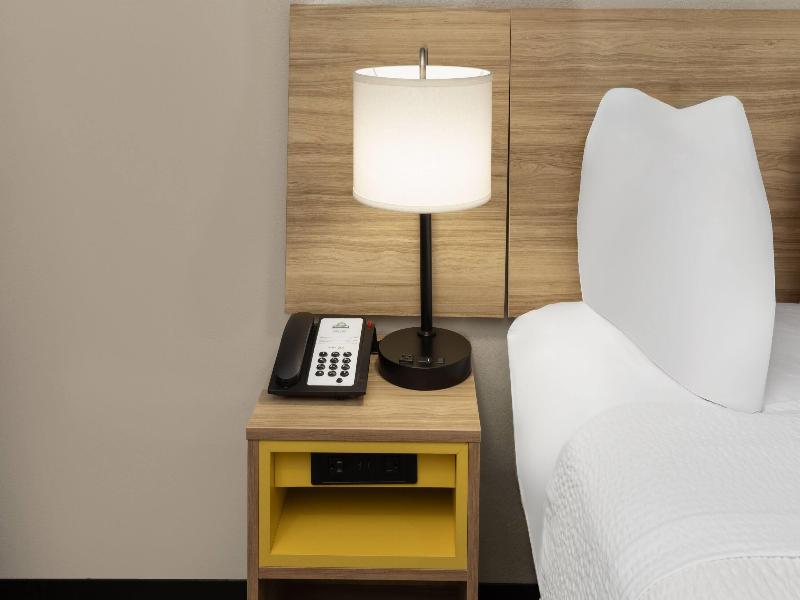 Days Inn by Wyndham El Paso West image