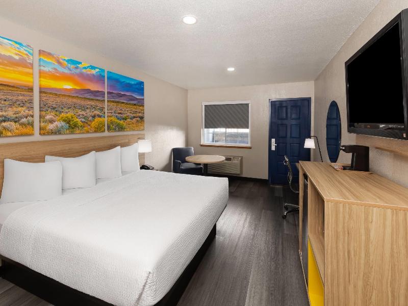 Days Inn by Wyndham El Paso West image