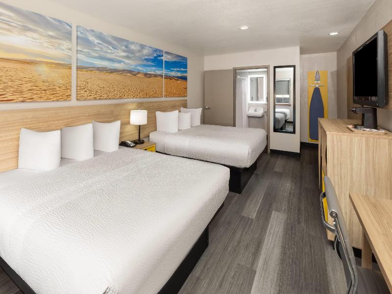 Days Inn by Wyndham El Paso West image