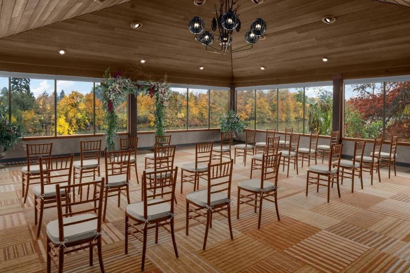 Valley River Inn image