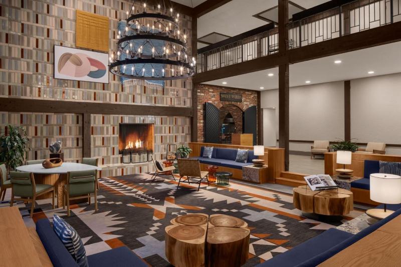 Valley River Inn image