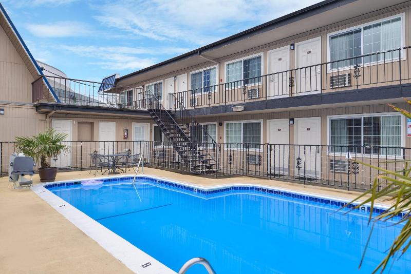 University Inn & Suites image