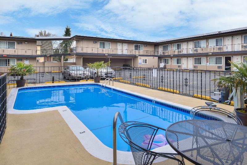 University Inn & Suites image