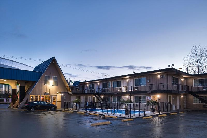 University Inn & Suites image