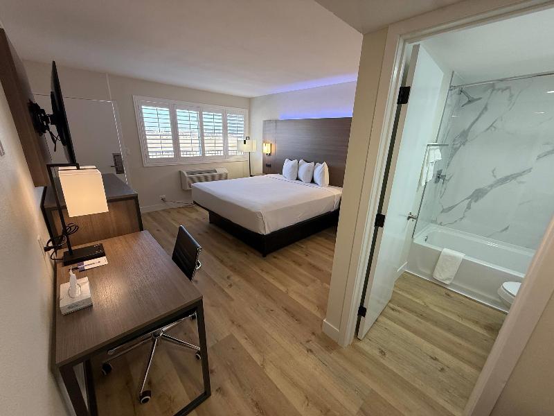 Travelodge by Wyndham Imperial/El Centro image