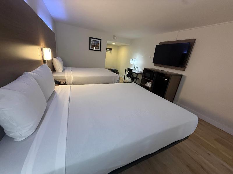 Travelodge by Wyndham Imperial/El Centro image