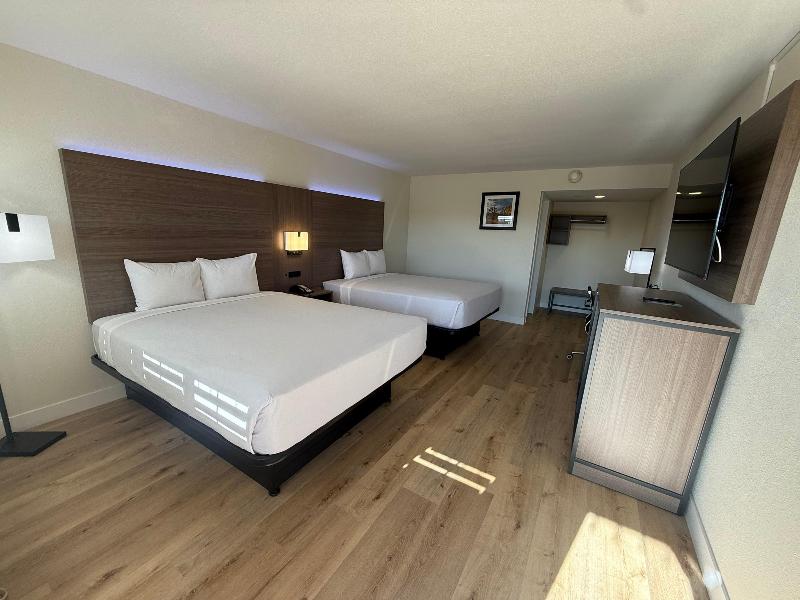 Travelodge by Wyndham Imperial/El Centro image