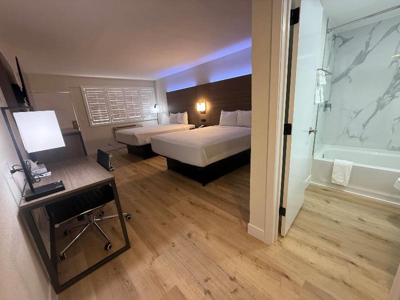 Travelodge by Wyndham Imperial/El Centro image