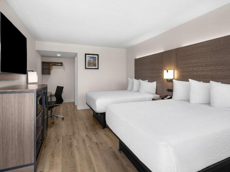 Travelodge by Wyndham Imperial/El Centro image