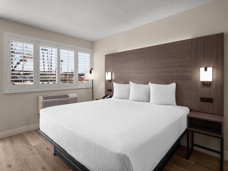 Travelodge by Wyndham Imperial/El Centro image
